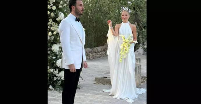 Burcu Esmersoy'un düğününde 'hem ağlarım hem giderim' anları - Resim: 3